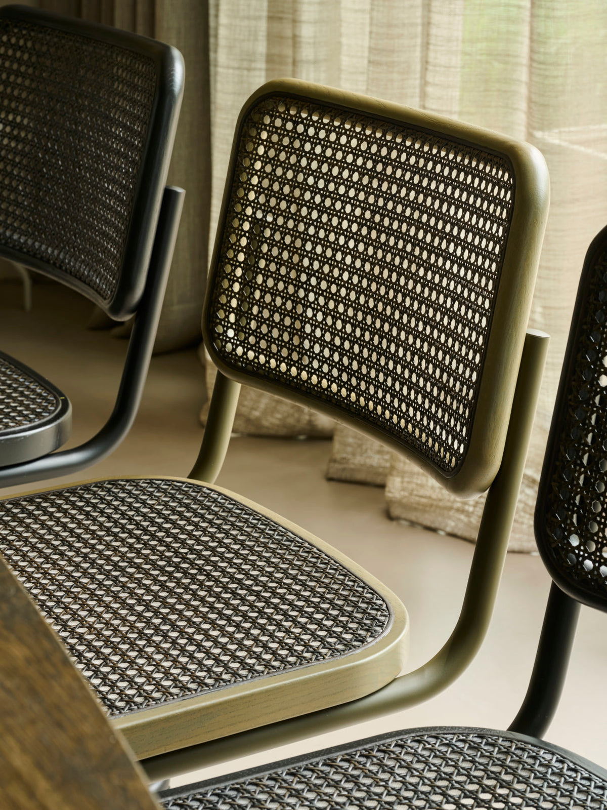 Thonet S 32 V / S 64 V Edition Herkner i miljø