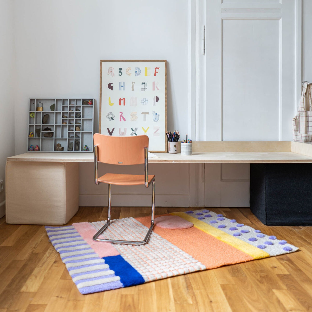 Thonet S 43 K barnestol i miljø