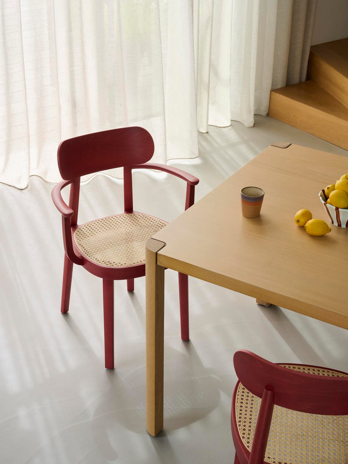 Thonet 118 F armstol i miljø