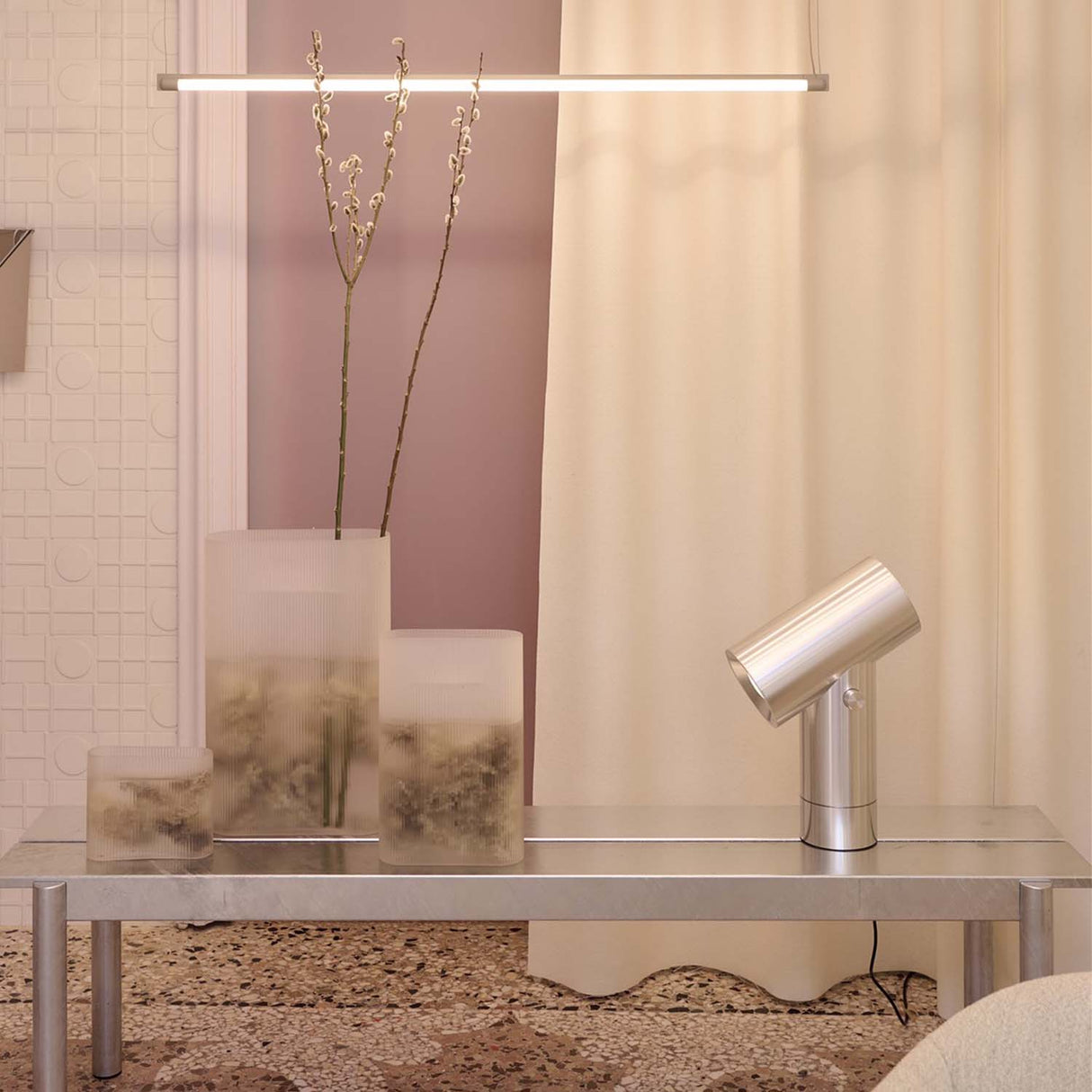 Beam bordlampe 45 cm fra Muuto. Bestillingsvare.