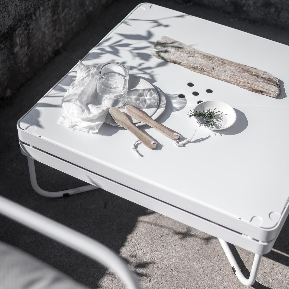 Bris sofabord 70x70 cm til utendørsbruk. Flere fargevalg.