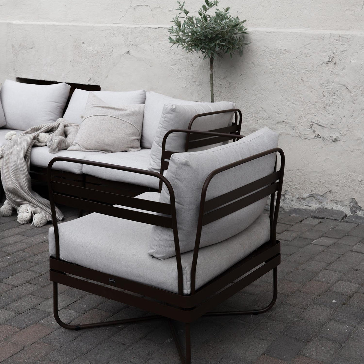 BRIS utesofa fra Ygg&Lyng. Stol / modul med armlener.