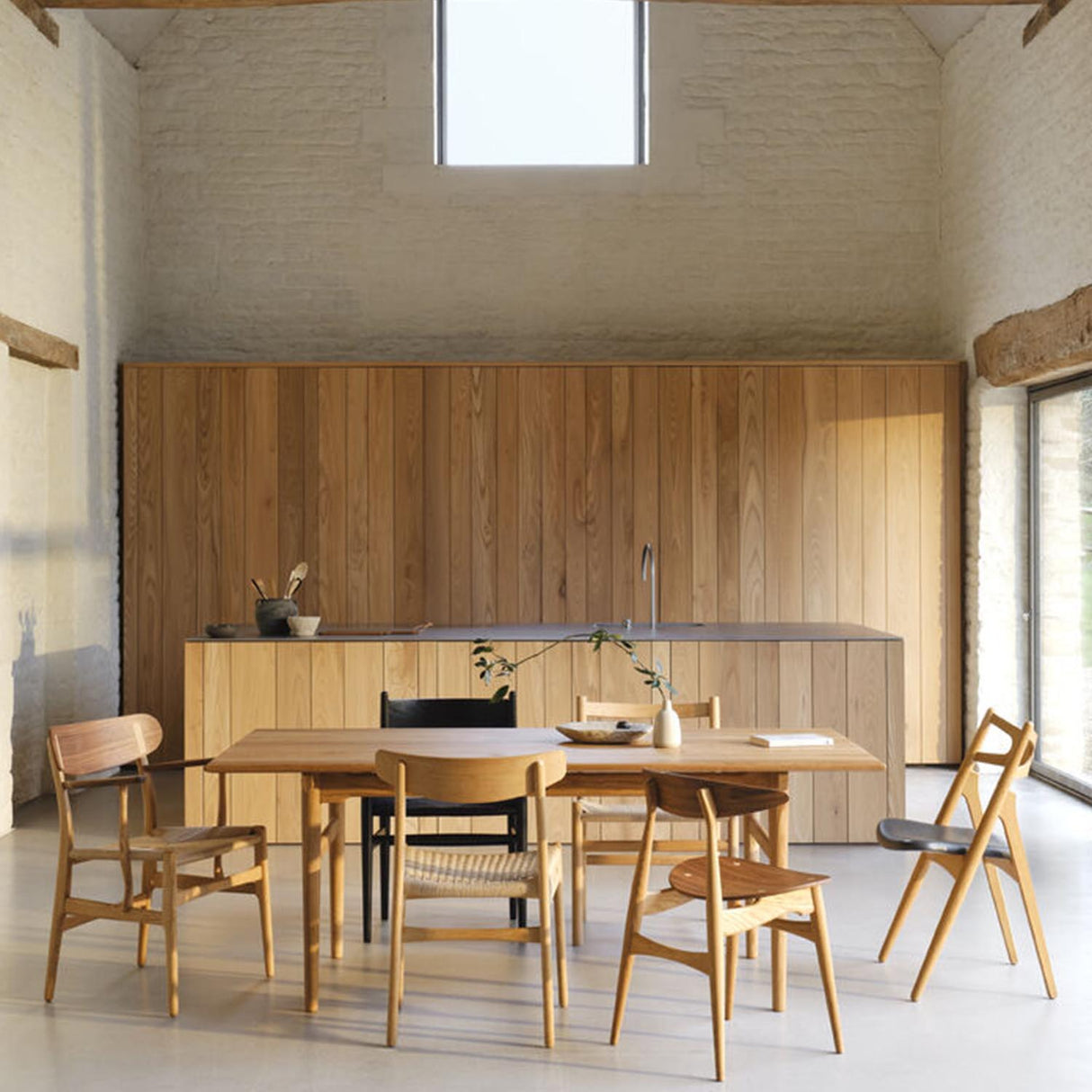 Carl Hansen CH327 spisebord. 190 x 95 cm. Hvitoljet eik.