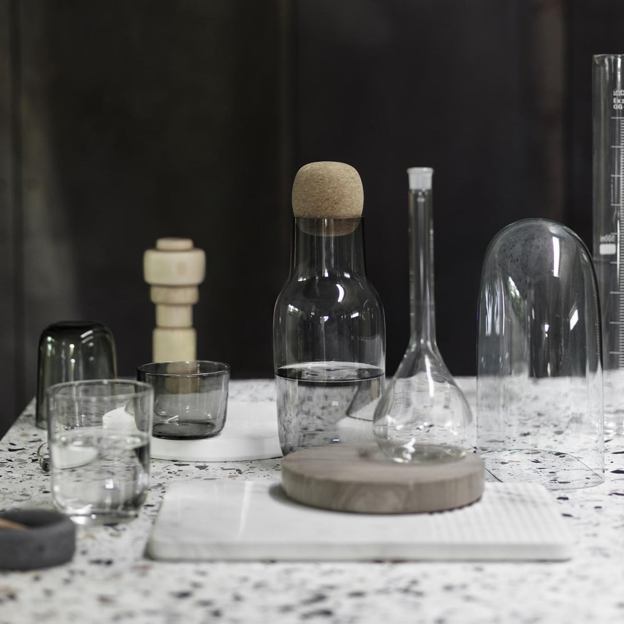 Muuto Corky karaffel, grå.