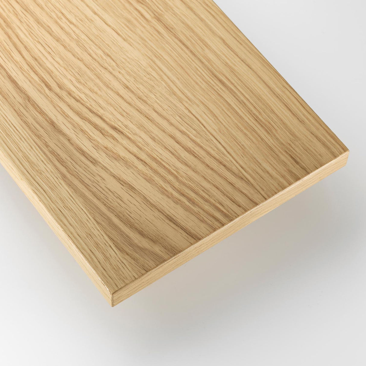 String hyllepakke 3.pk. 58 x 30, i eik. Bestillingsvare.