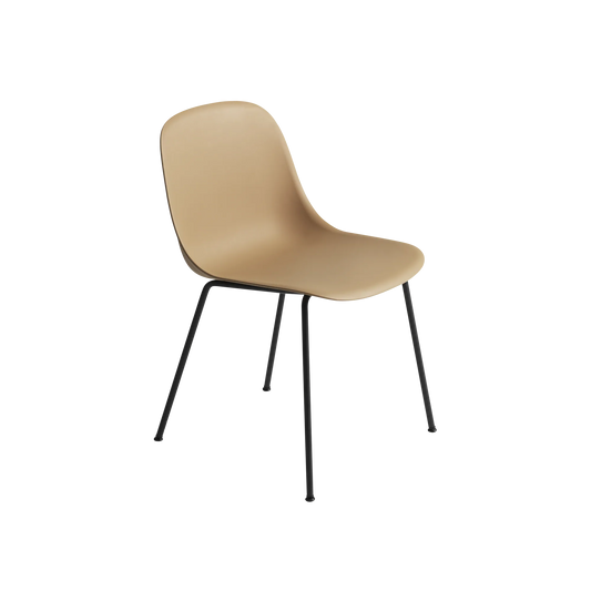 Muuto Fiber Side Chair spisestol med rørunderstell, uten polstring. Velg understell og skall