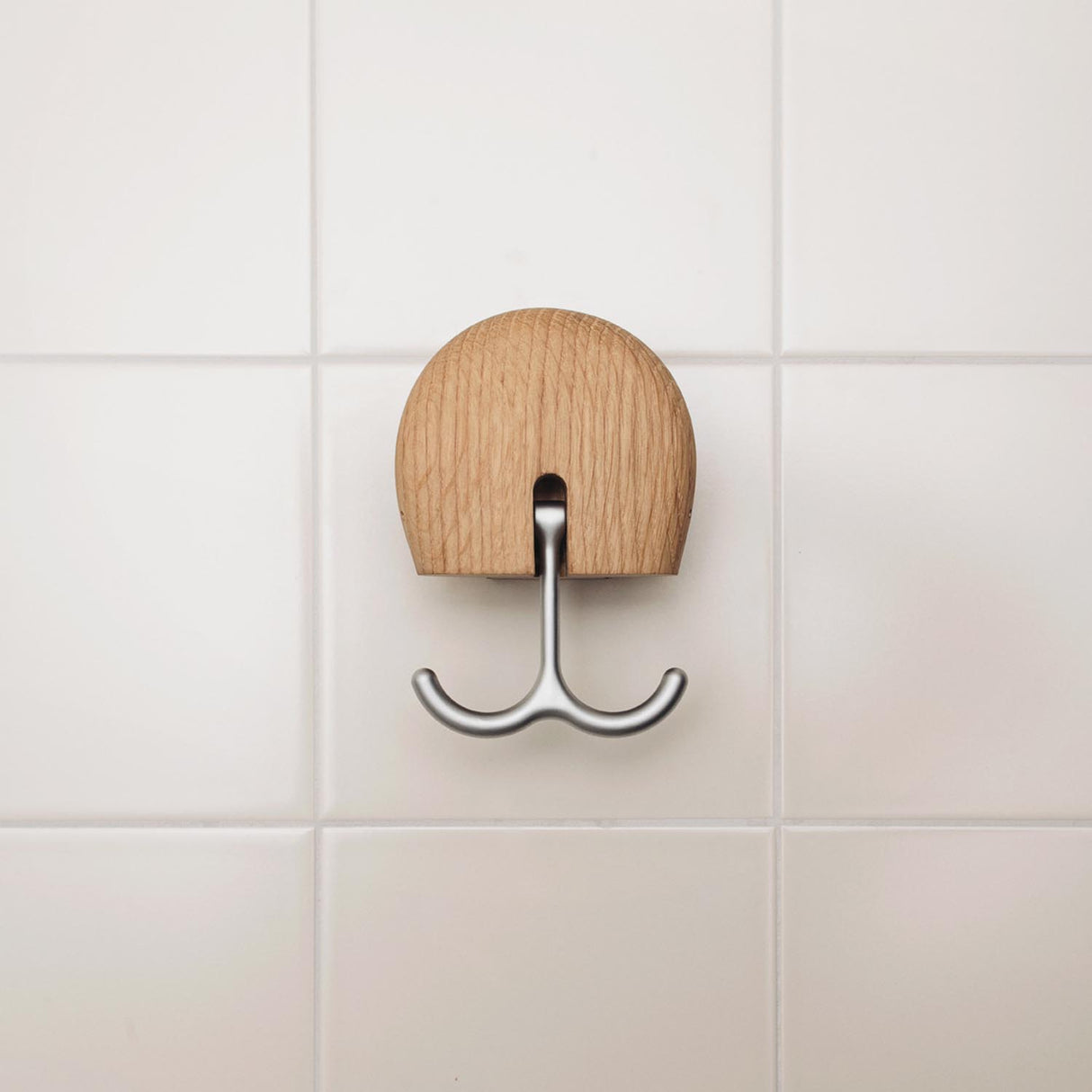 Massproductions Hercule knagg, oljet eik