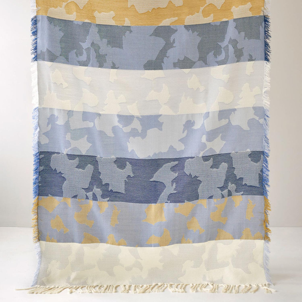 Plesner Patterns "Heritage" i blått.