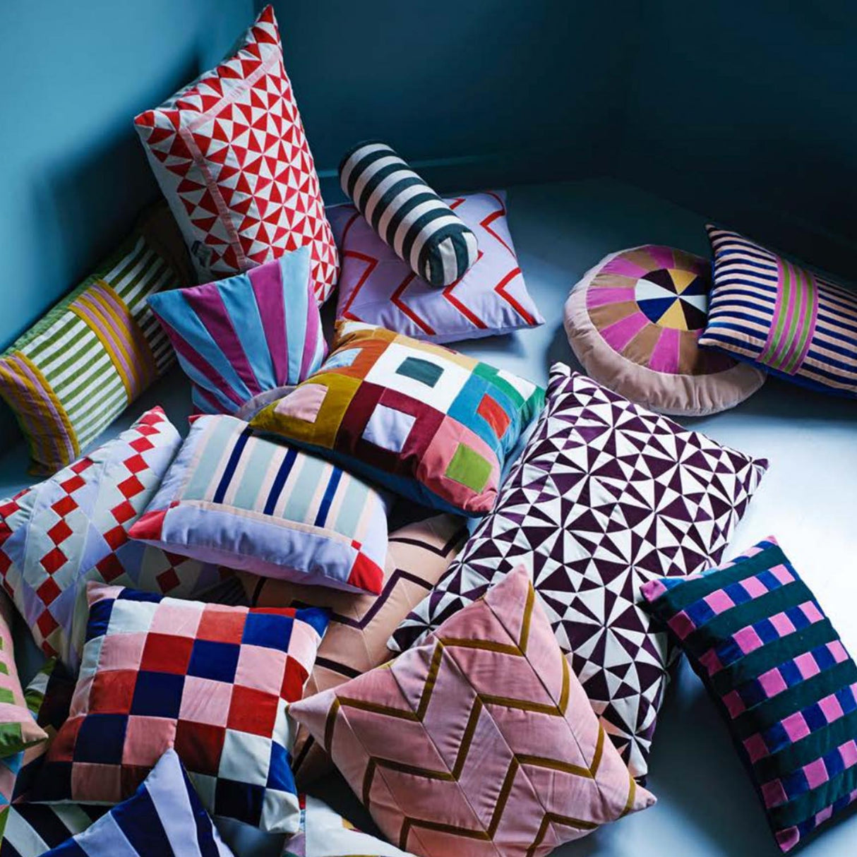 Christina Lundsteen Bolster stor stripete pute.