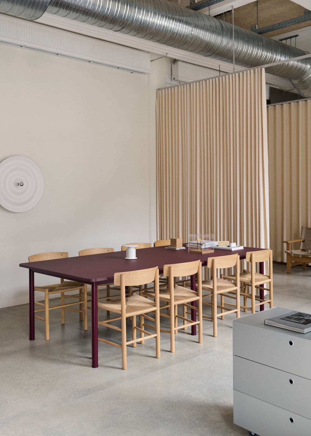 Fredericia Plan Table konfigurasjon B, 260 × 120 cm. Velg understell, høyde og bordplate