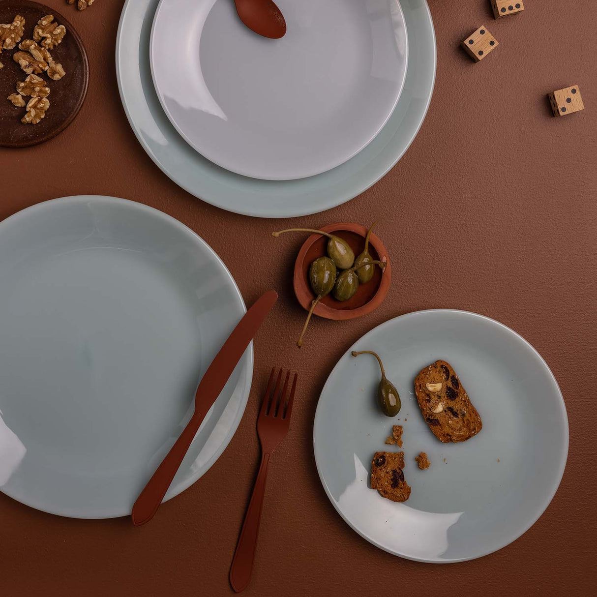 Lucie Kaas MILK middagstallerken, blue fog.