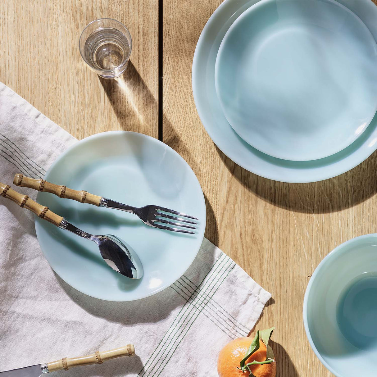 Lucie Kaas MILK middagstallerken, blue fog.