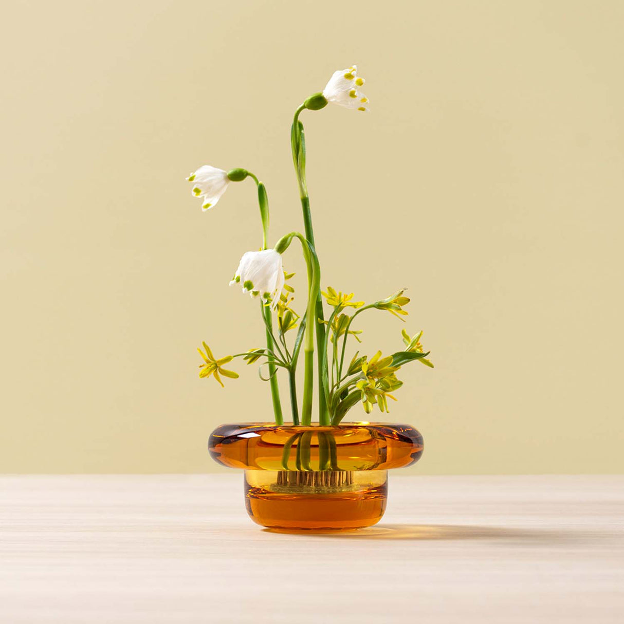 Nedre Foss Sirkel telysholder, gul.