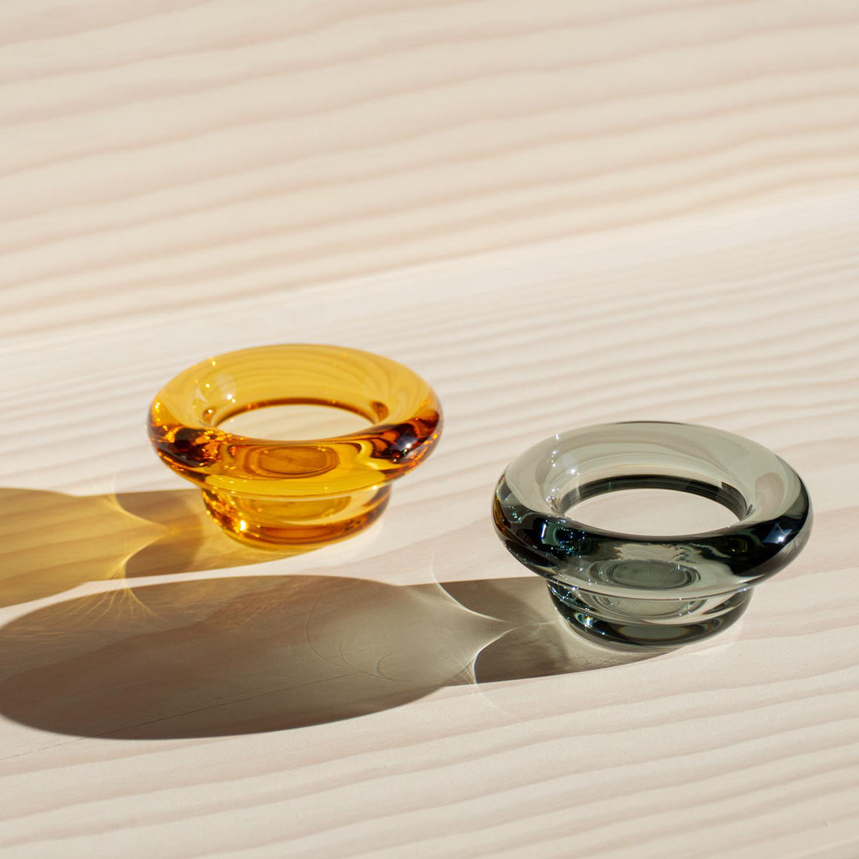 Nedre Foss Sirkel telysholder, gul.