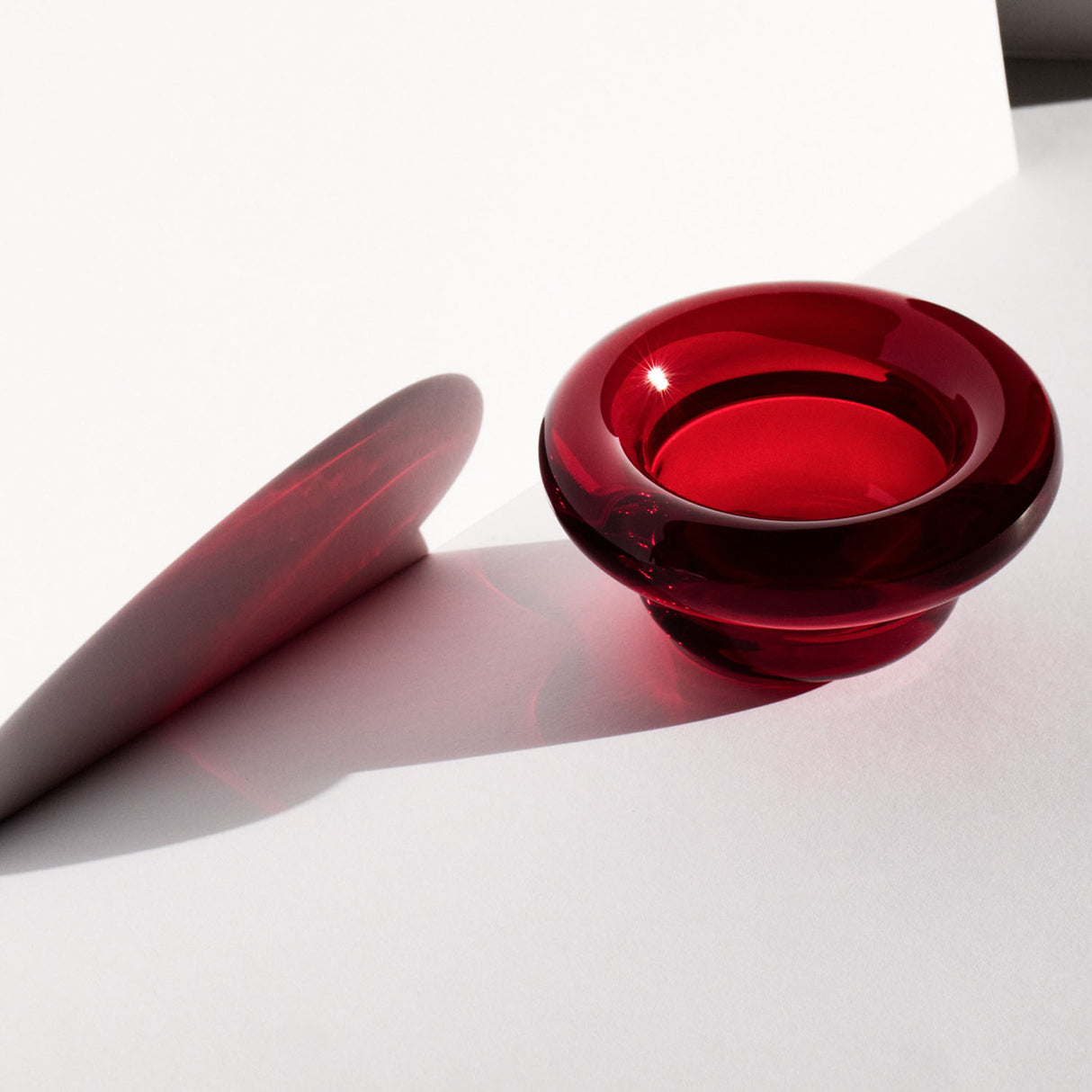 Nedre Foss Sirkel telysholder, rød.