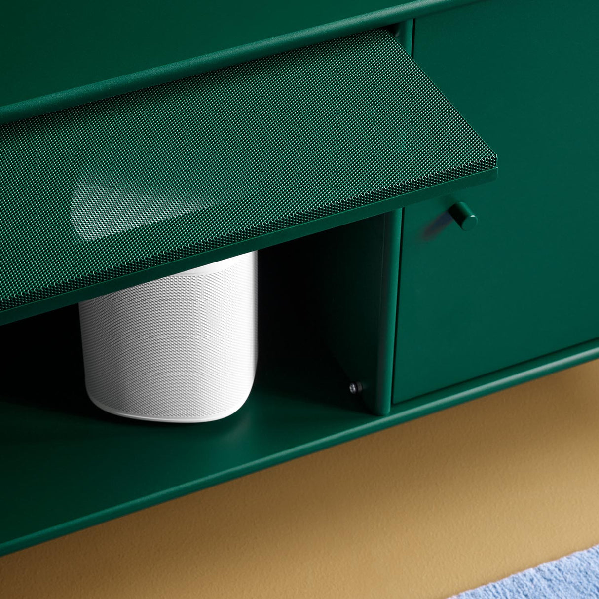 Montana Octave VI tv-benk. Med 7 cm sokkel. Quickship farger. (2-3 ukers leveringstid.)