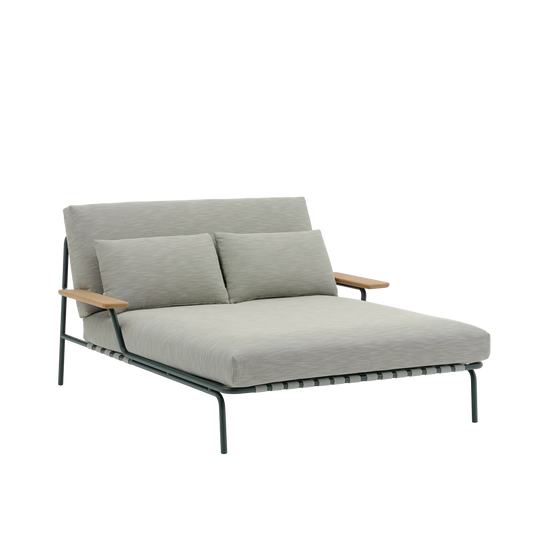 Muuto Settle utendørs daybed med armlene. Velg tekstil