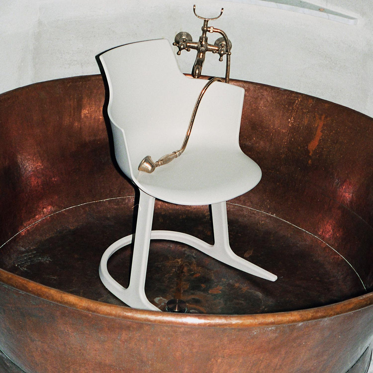 Varier Furniture Social spisestuestol i Cream med tilt. Bestillingsvare.