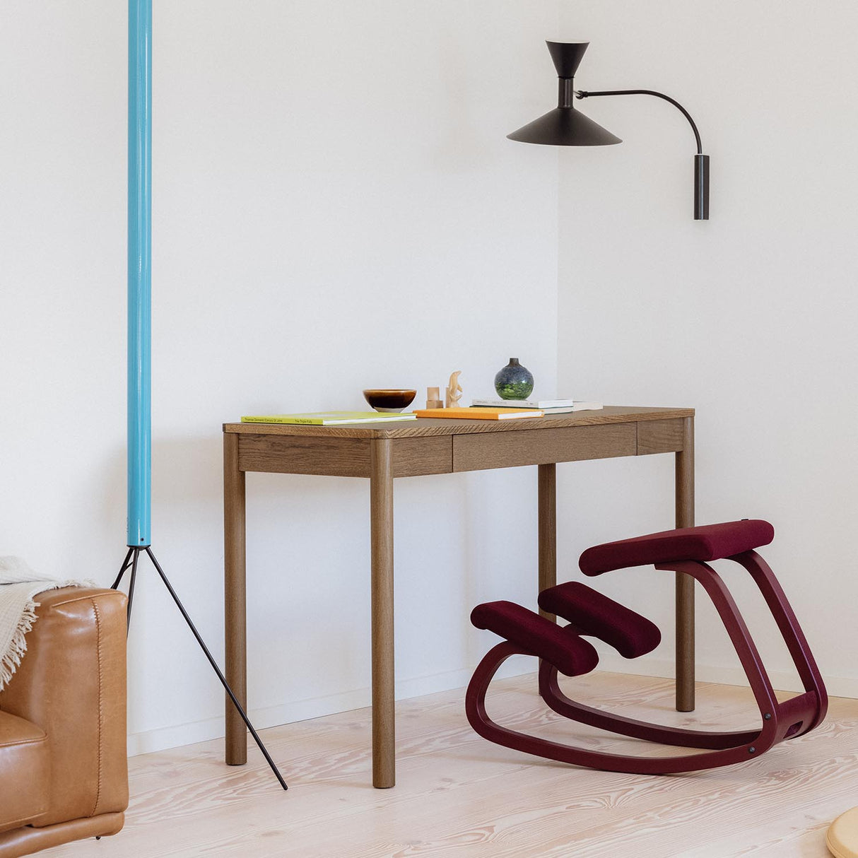 Varier Variable monokrom knestol i Plum. Må bestilles.