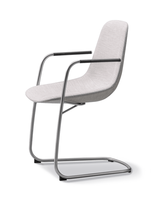 Fredericia Eyes Cantilever Armchair frisvinger. Velg tekstil og understell