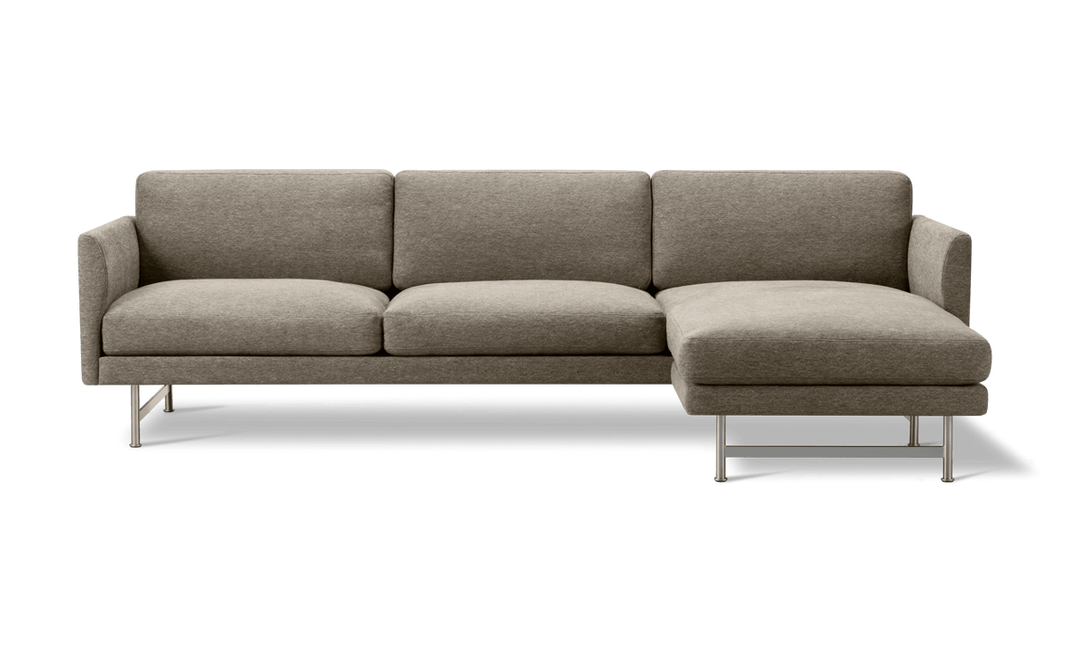 Fredericia Calmo Chaise Sofa 250 cm, 3-seter, chaiselong høyre eller venstre. Velg tekstil og ben