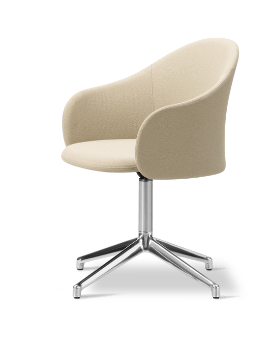Fredericia Gomo Armchair dreiefot 4-armet. Velg tekstil