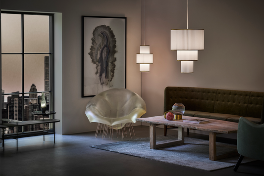 LE KLINT Modell 111 Plivello pendel Ø30 × H49 cm i interiør