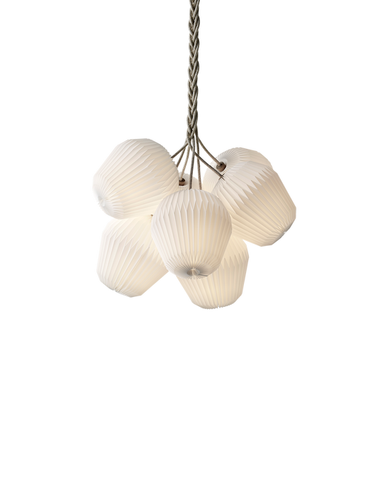 LE KLINT Modell 130 Bouquet 7 lysekrone – Large – Ø85 × H85 × L250 cm, Standard (plastfolie)