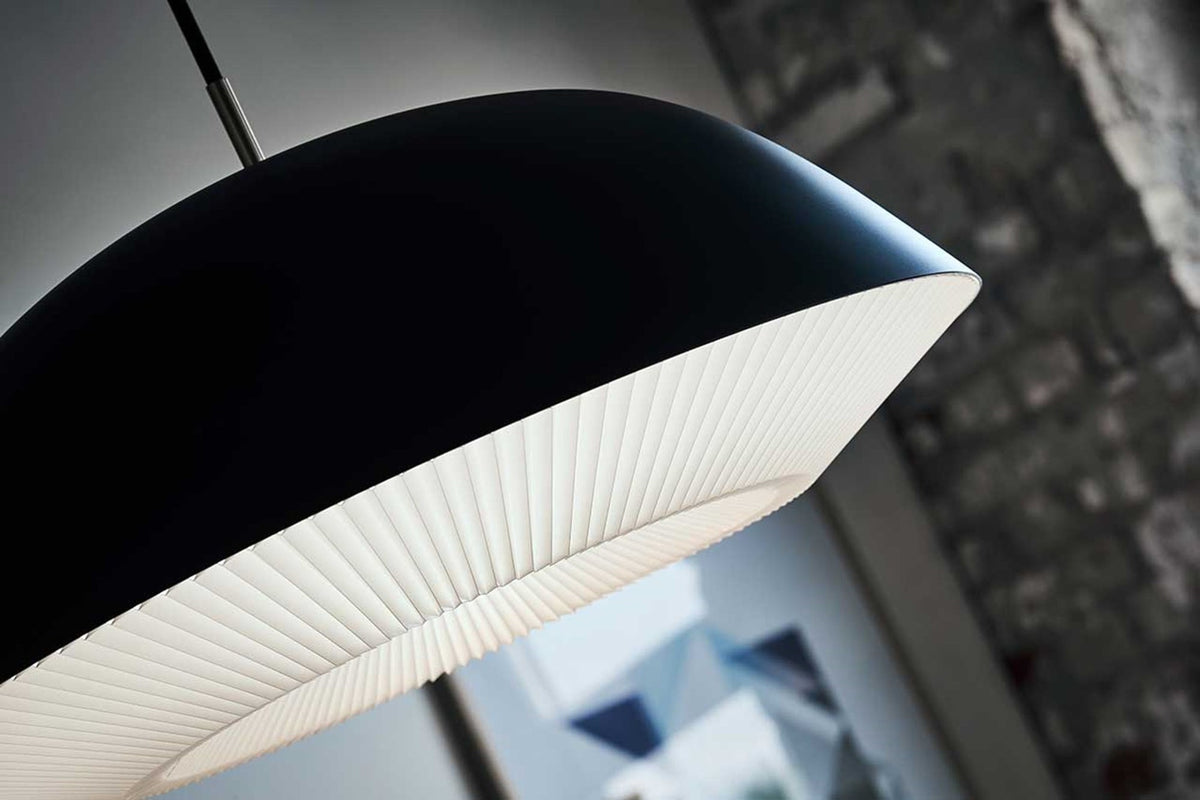 LE KLINT Modell 155 Caché XL pendel Ø55 cm – detalj