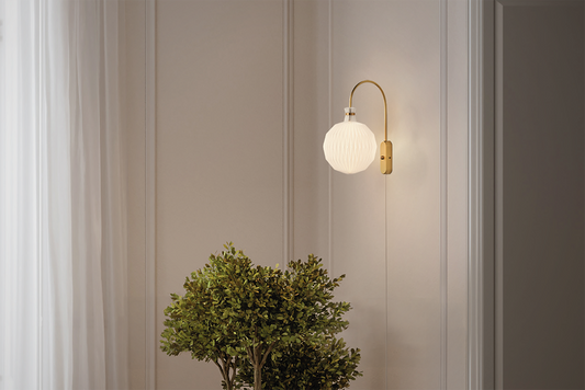 LE KLINT Modell 201 vegglampe, messing i interiør