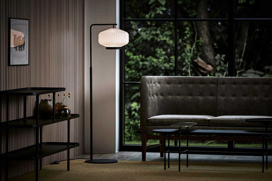 LE KLINT Modell 386 Shibui gulvlampe i interiør