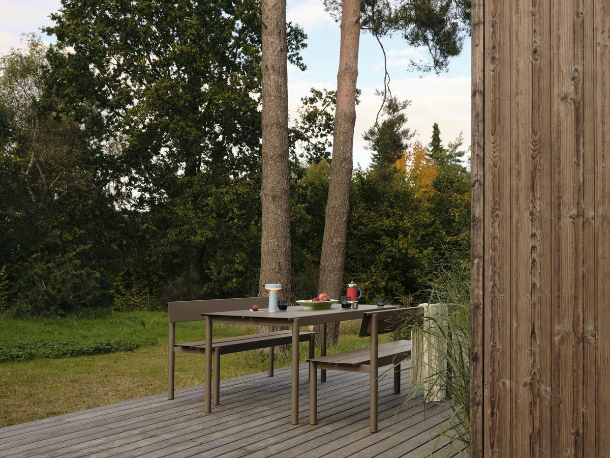 Muuto Linear Steel utebenk med rygg. Velg størrelse og farge