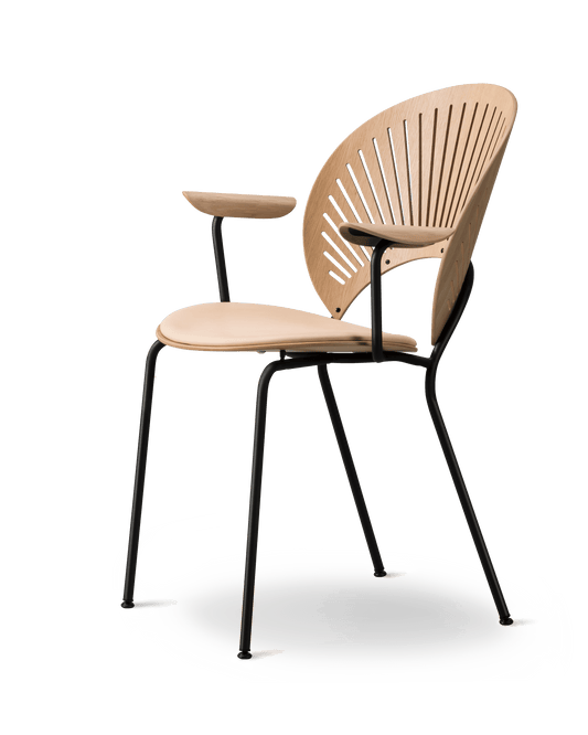 Fredericia Trinidad Armchair setepolstret – Valnøtt lakk. Velg tekstil