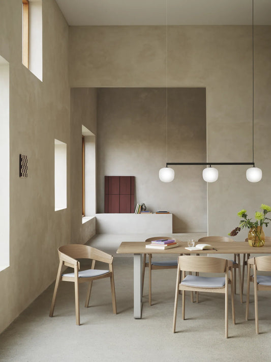 Muuto Cover Armchair armstol i tre, polstret. Velg tekstil