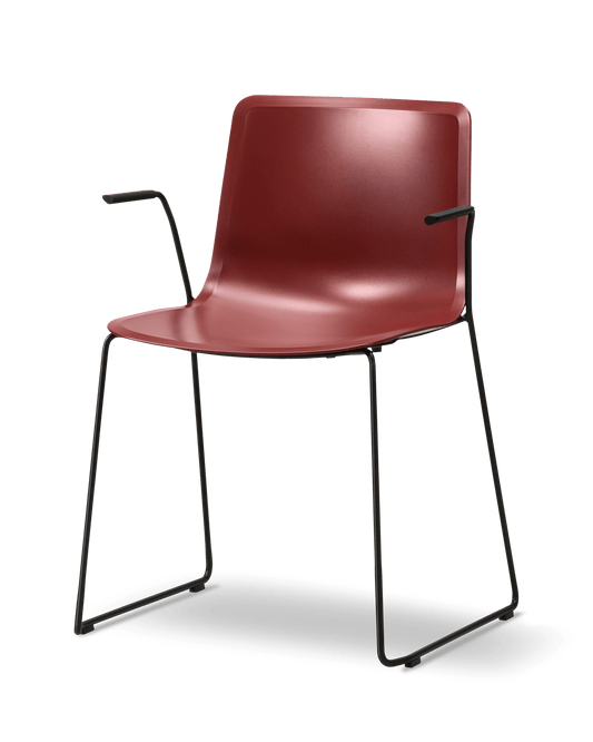 Fredericia Pato Sledge Armchair polypropylensete. Velg understell