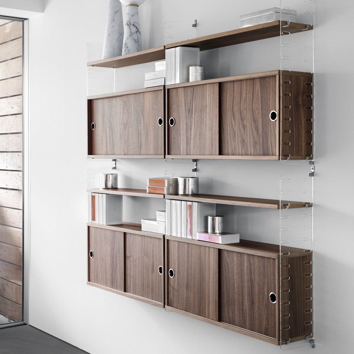 String hyllepakke 3.pk. 58 x 20 cm, valnøtt. Bestillingsvare.