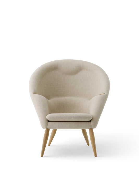 Audo Copenhagen Oda Lounge Chair lenestol. Velg tekstil og treverk