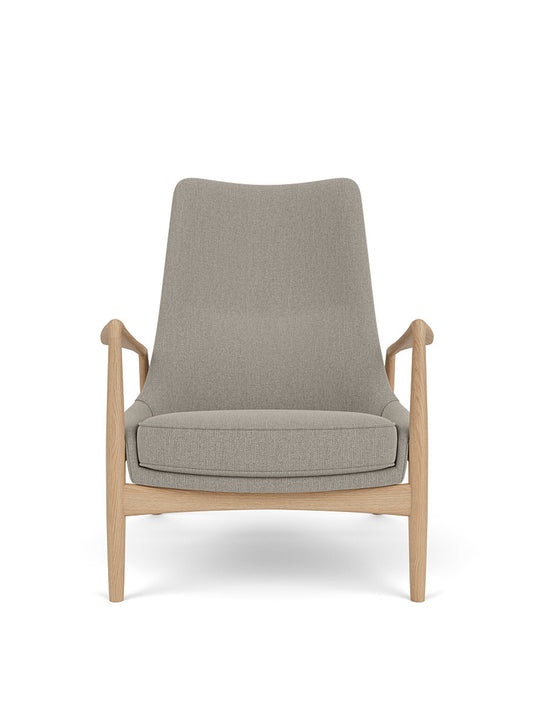 Audo Copenhagen The Seal Lounge Chair lenestol, høy rygg. Velg tekstil og treverk