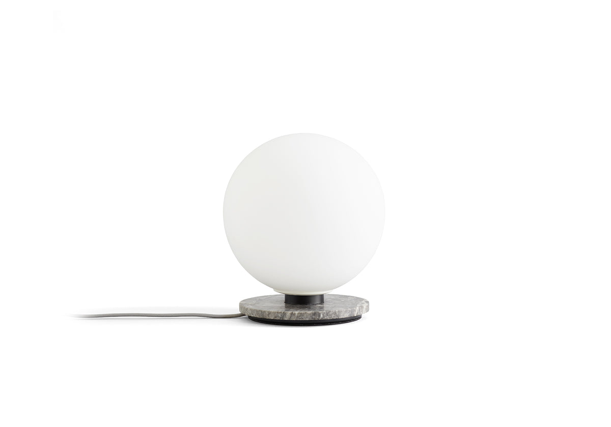 Audo Copenhagen TR Bulb Ceiling & Wall Lamp vegg-/taklampe. Velg farge