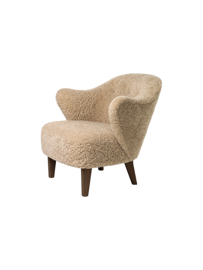 Audo Copenhagen Ingeborg Lounge Chair lenestol. Velg tekstil, treverk og knapper