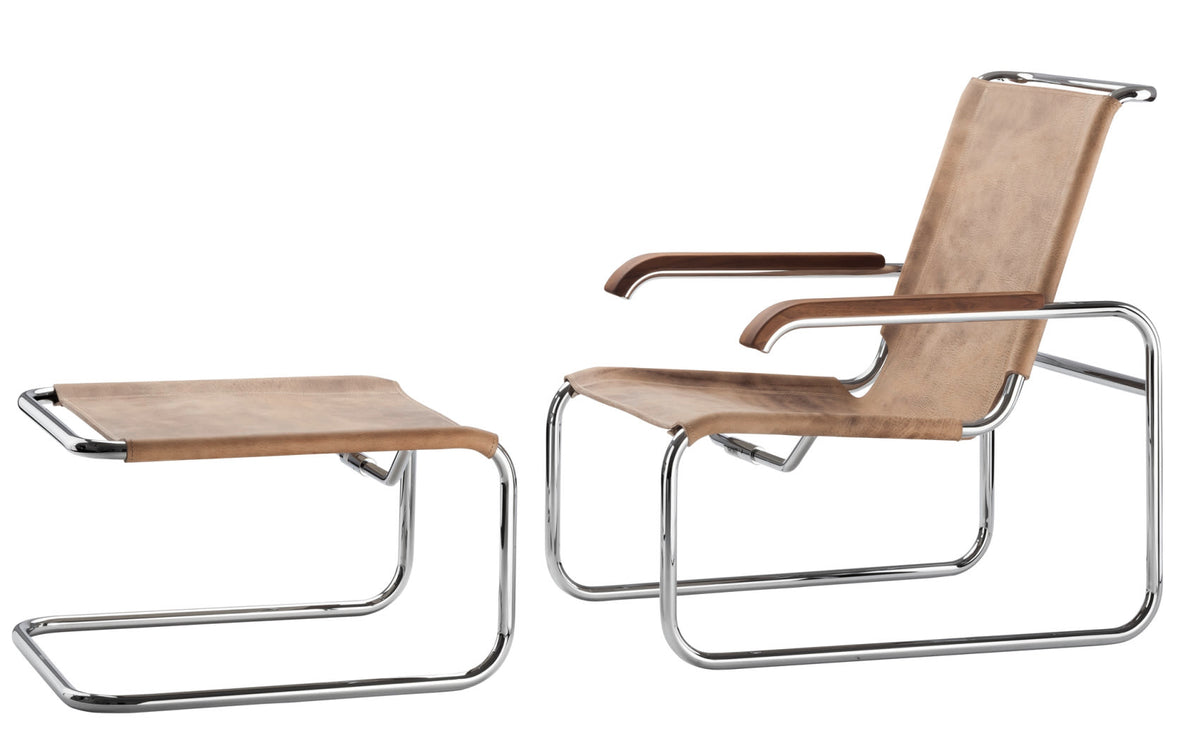 Thonet S 35 L med fotskammel i brunt lær