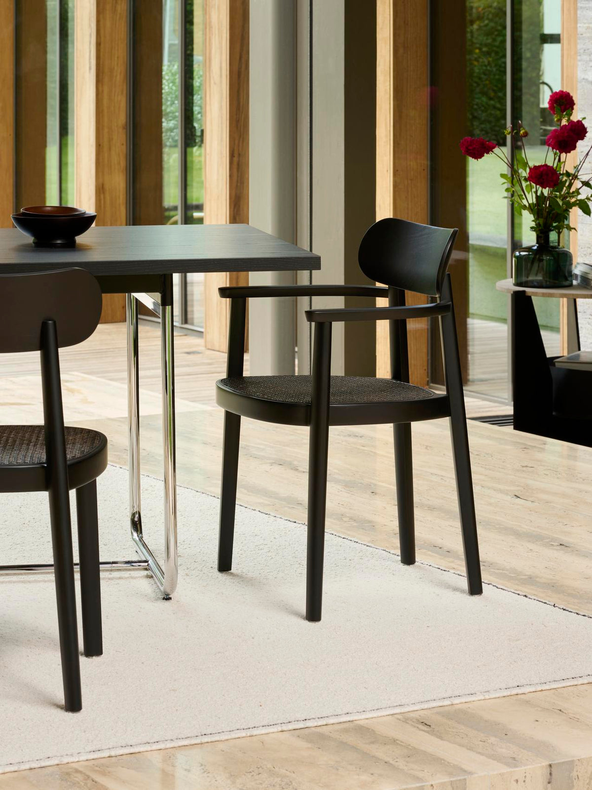 Thonet 118 FV armstol i miljø