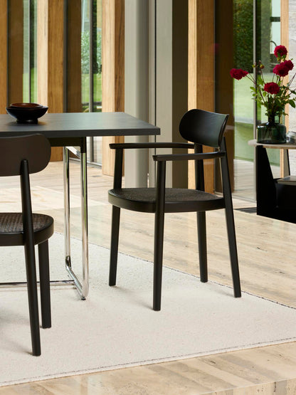 Thonet 118 FV armstol i miljø