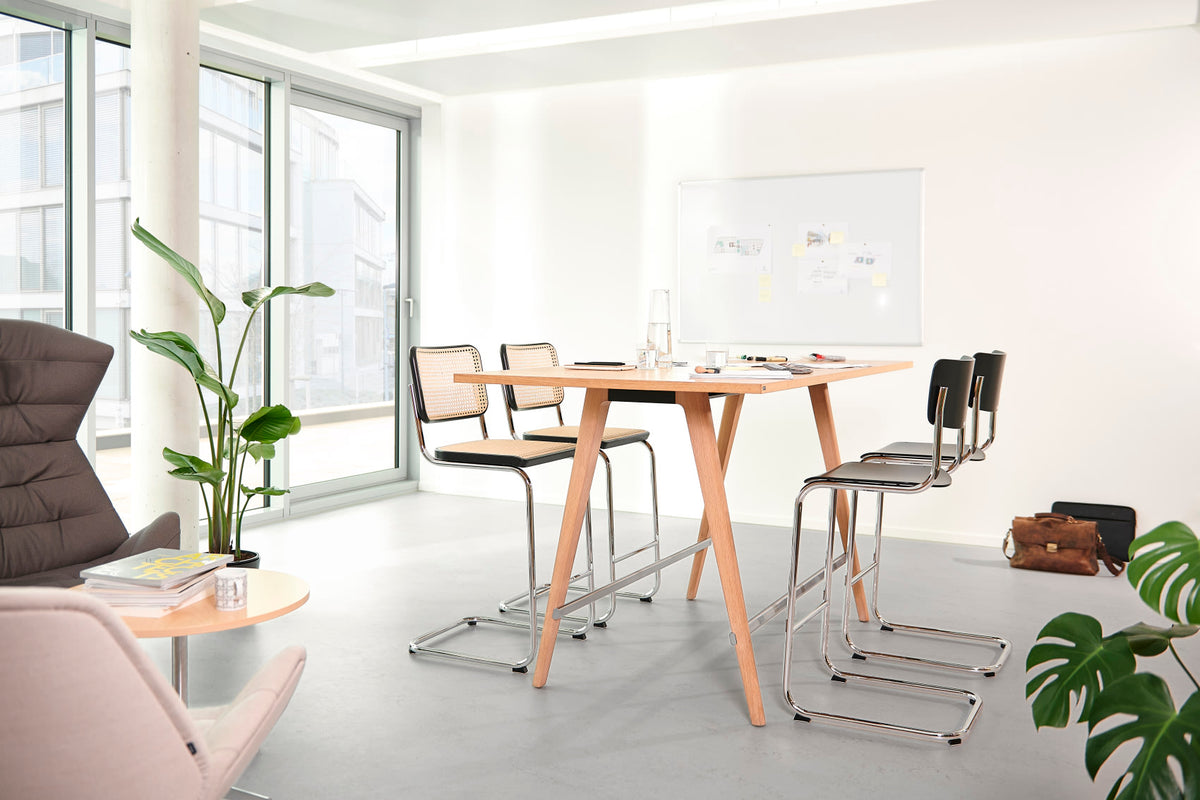 Thonet 1510 høyt bord