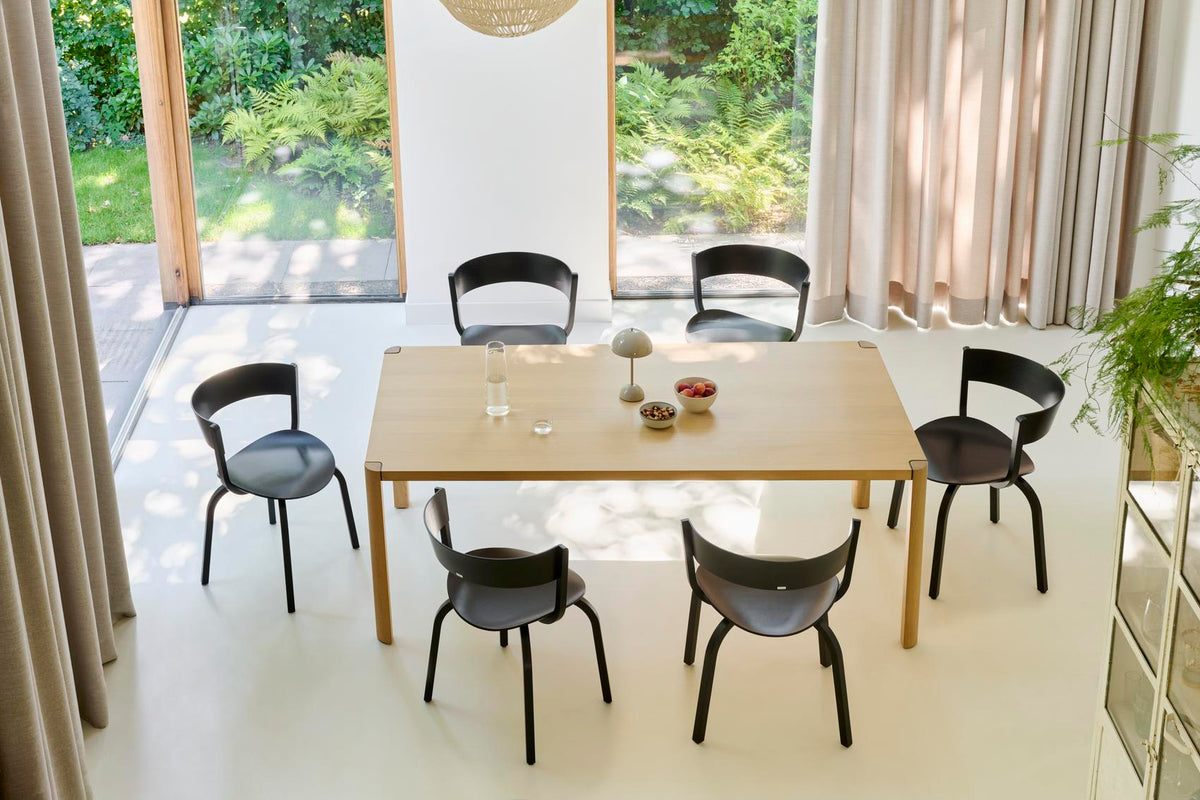 Thonet 404 F armstol i miljø