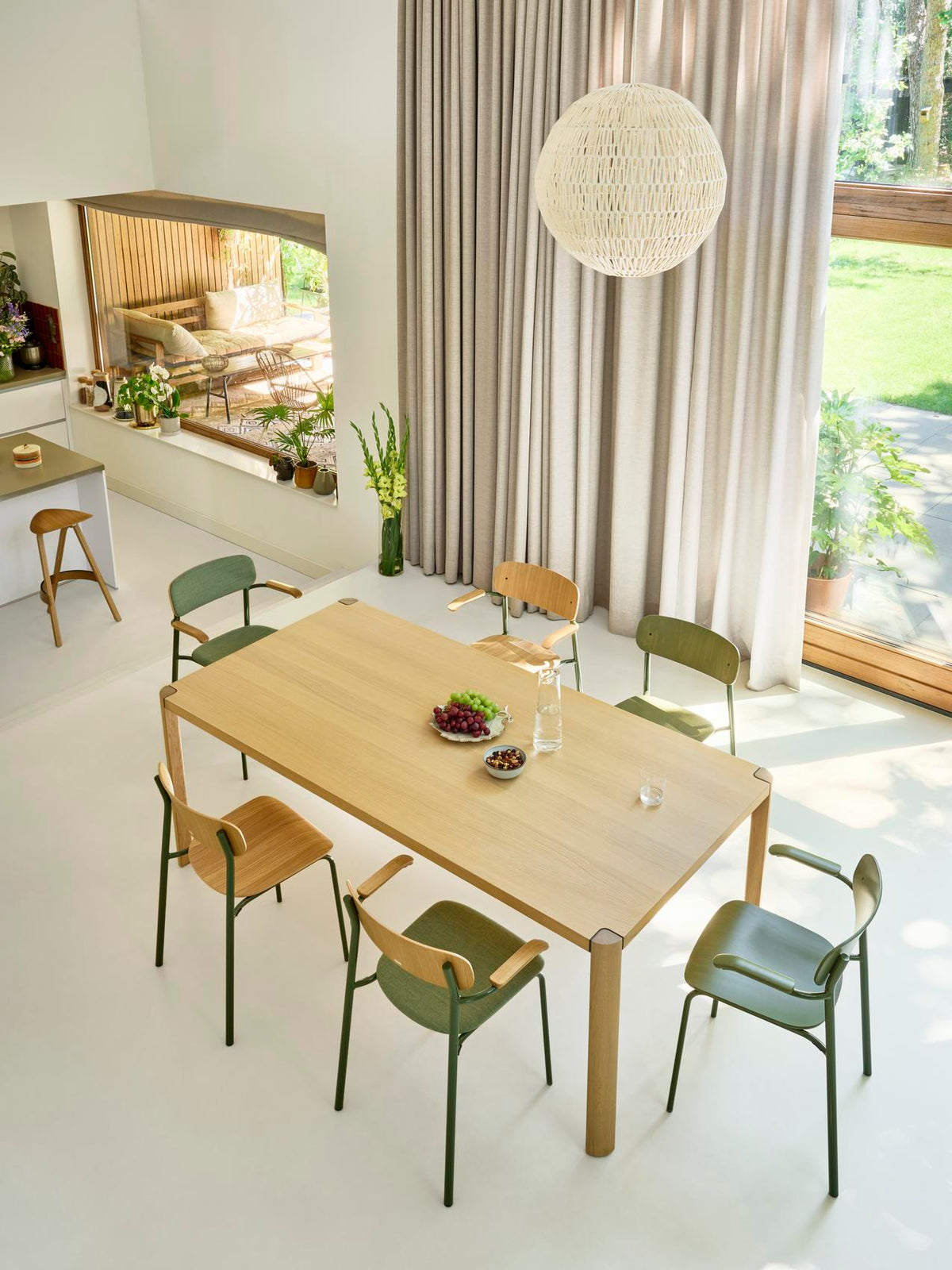 Thonet S 243 F armstol i miljø