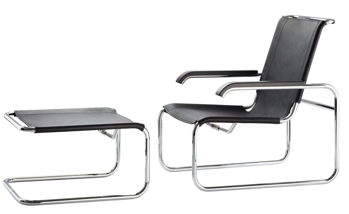 Thonet S 35 L og LH fotskammel i svart lær