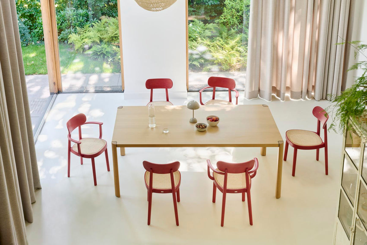 Thonet 118 F armstol i miljø
