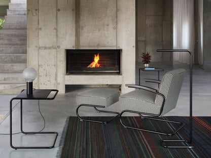 Thonet B 97 ved sofa