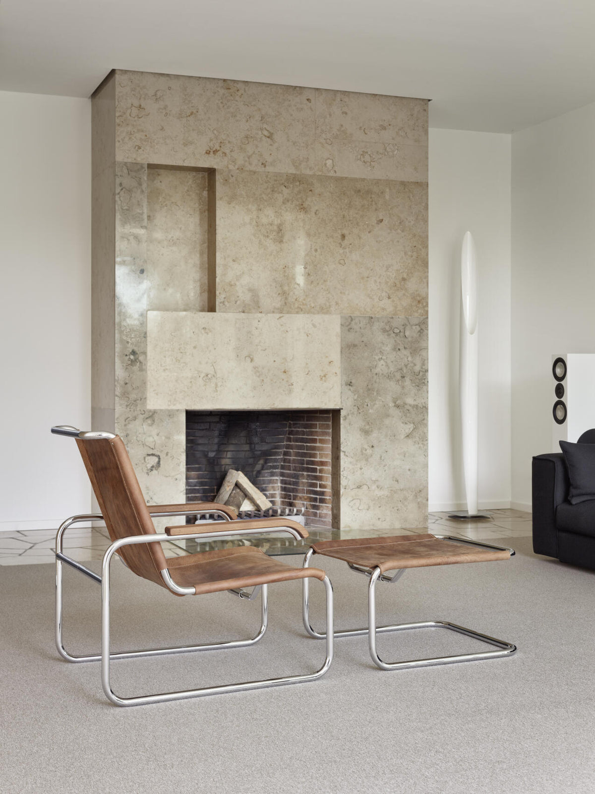 Thonet S 35 L ved peis
